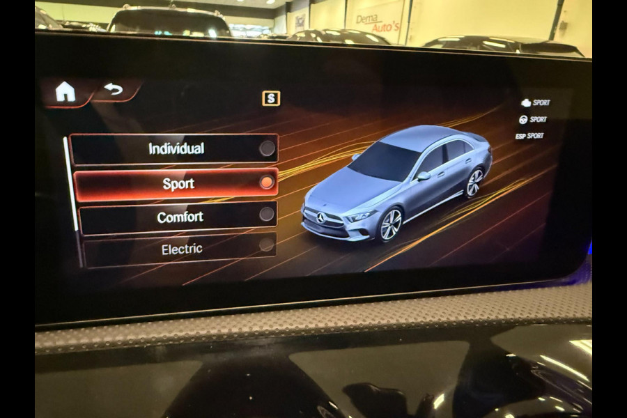 Mercedes-Benz A-Klasse 250 e AMG Line PANO/SFEERVERL/V-COCKPIT/DAB/CARPLAY/CAM///
