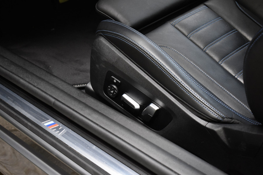 BMW 2 Serie Coupe 220i High Executive M Sport | Schuif-/Kanteldak | 19'' Velgen | Elektrisch vers. Stoelen + Memory | Camera | CarPlay |