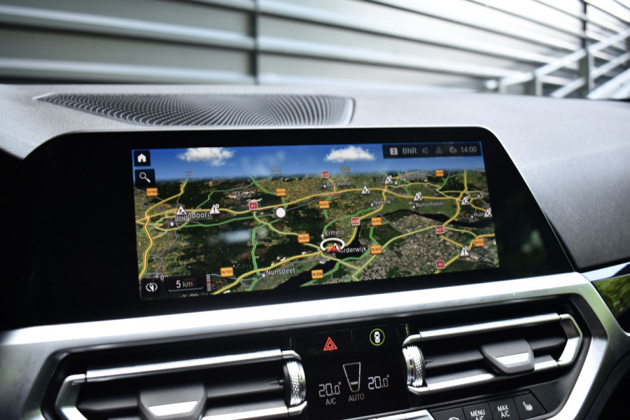BMW 2 Serie Coupe 220i High Executive M Sport | Schuif-/Kanteldak | 19'' Velgen | Elektrisch vers. Stoelen + Memory | Camera | CarPlay |