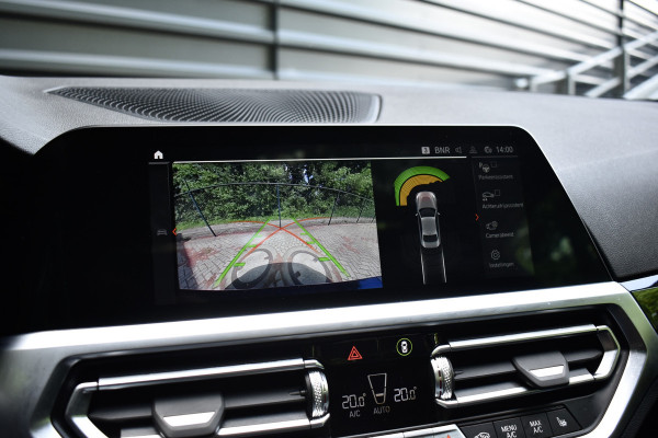 BMW 2 Serie Coupe 220i High Executive M Sport | Schuif-/Kanteldak | 19'' Velgen | Elektrisch vers. Stoelen + Memory | Camera | CarPlay |