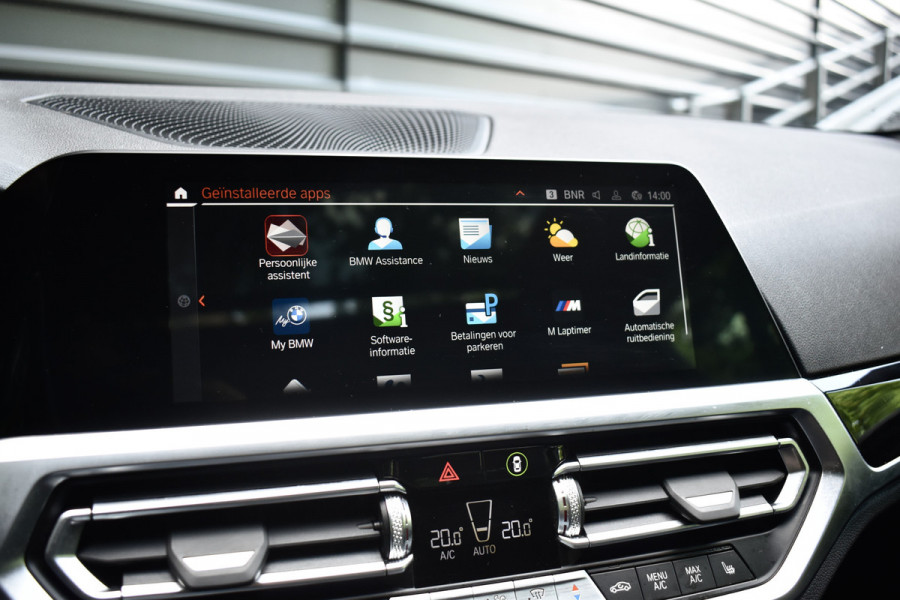 BMW 2 Serie Coupe 220i High Executive M Sport | Schuif-/Kanteldak | 19'' Velgen | Elektrisch vers. Stoelen + Memory | Camera | CarPlay |