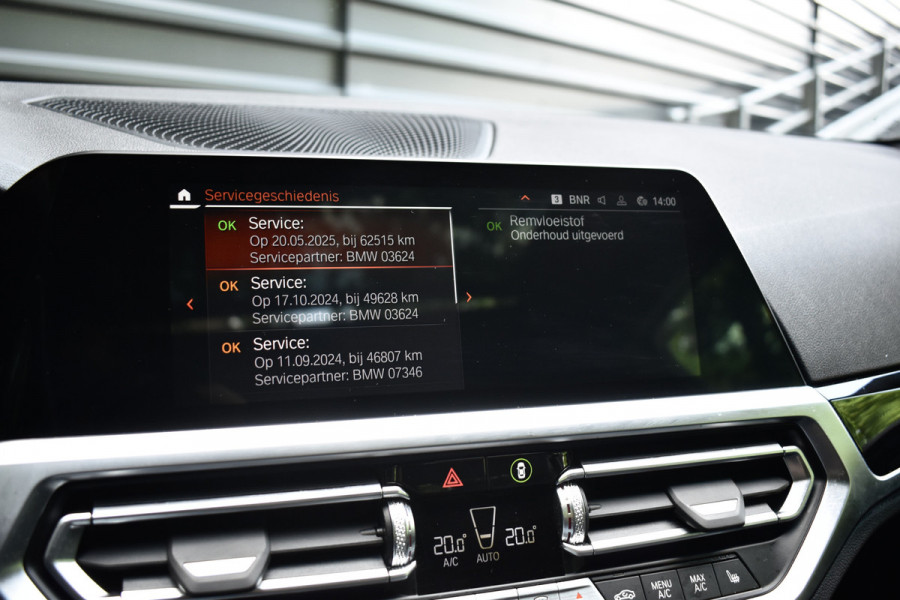 BMW 2 Serie Coupe 220i High Executive M Sport | Schuif-/Kanteldak | 19'' Velgen | Elektrisch vers. Stoelen + Memory | Camera | CarPlay |