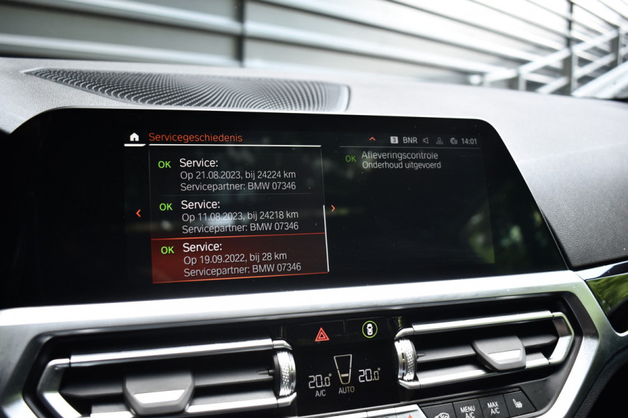 BMW 2 Serie Coupe 220i High Executive M Sport | Schuif-/Kanteldak | 19'' Velgen | Elektrisch vers. Stoelen + Memory | Camera | CarPlay |