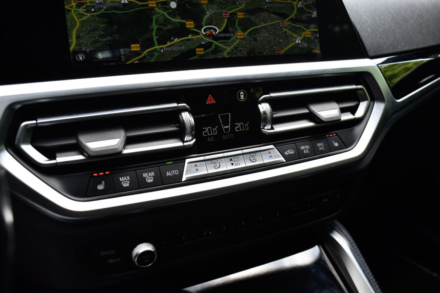 BMW 2 Serie Coupe 220i High Executive M Sport | Schuif-/Kanteldak | 19'' Velgen | Elektrisch vers. Stoelen + Memory | Camera | CarPlay |