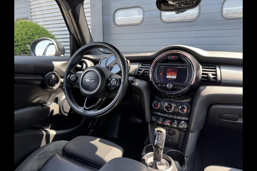 MINI Mini 1.5 Cooper Chili | Navigatie | Parkeersensoren | Cruise Control | Climate Control | Privacy Glass |