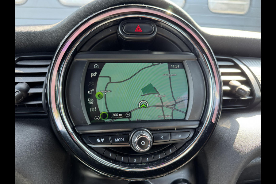 MINI Mini 1.5 Cooper Chili | Navigatie | Parkeersensoren | Cruise Control | Climate Control | Privacy Glass |