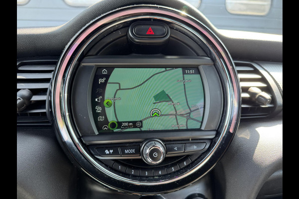 MINI Mini 1.5 Cooper Chili | Navigatie | Parkeersensoren | Cruise Control | Climate Control | Privacy Glass |