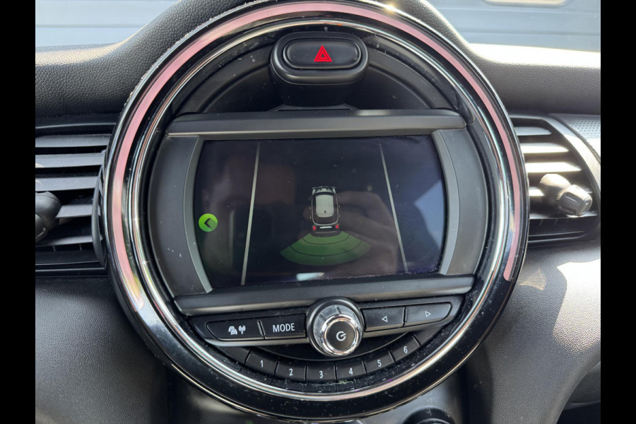 MINI Mini 1.5 Cooper Chili | Navigatie | Parkeersensoren | Cruise Control | Climate Control | Privacy Glass |