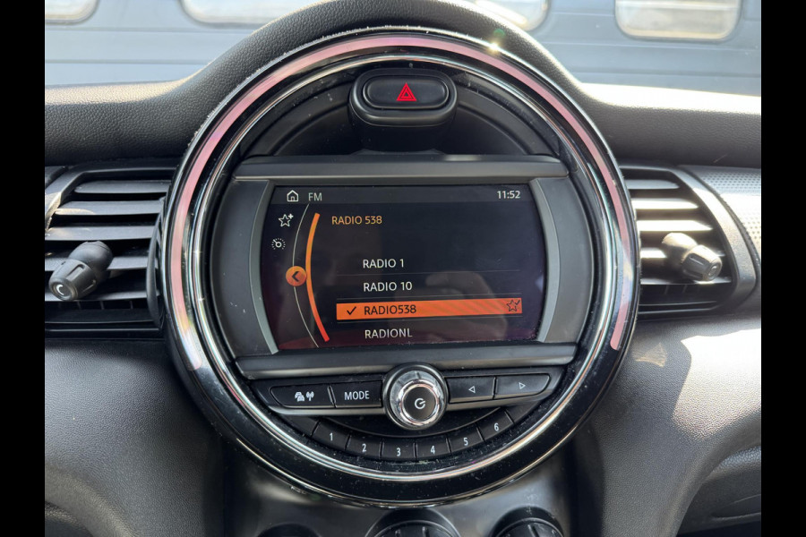 MINI Mini 1.5 Cooper Chili | Navigatie | Parkeersensoren | Cruise Control | Climate Control | Privacy Glass |