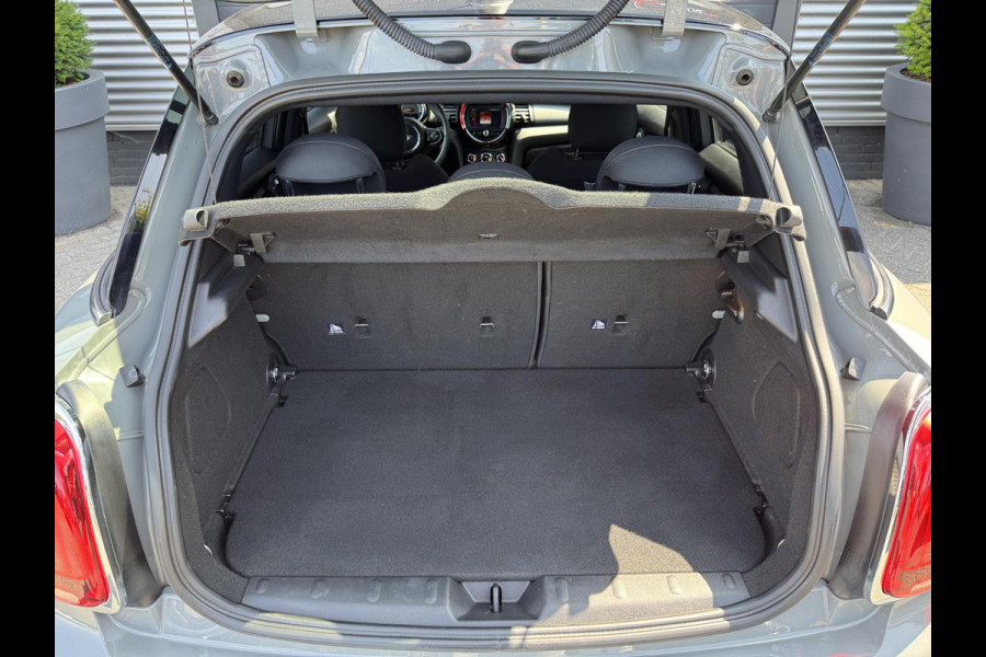 MINI Mini 1.5 Cooper Chili | Navigatie | Parkeersensoren | Cruise Control | Climate Control | Privacy Glass |