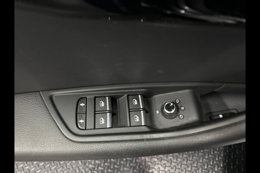 Audi A4 Avant 40 TFSI Sport S line edition |Pano Dak| Virtual| LED| Camera | Stoelverwarming