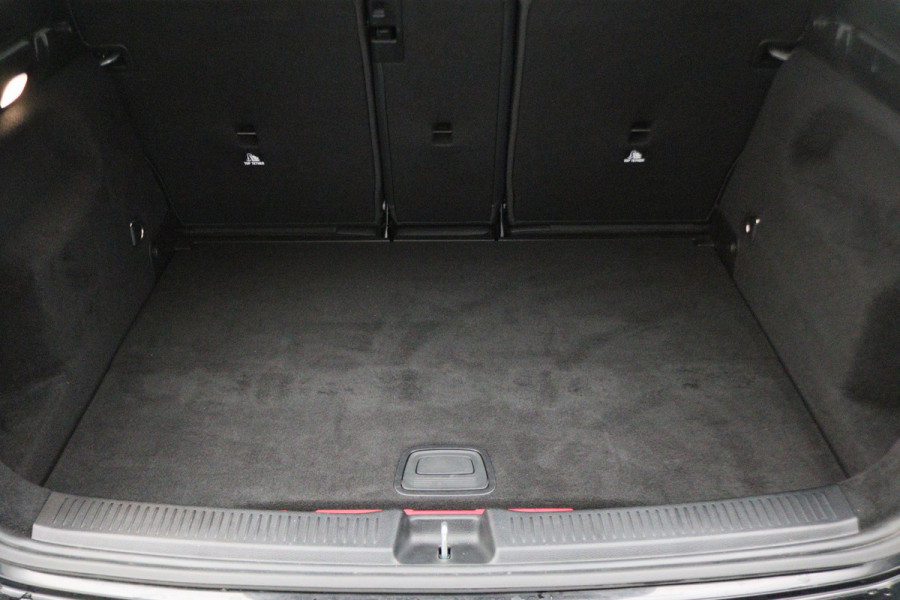 Mercedes-Benz B-Klasse 250 e AMG Line Virtual Cockpit, Sfeerverlichting, Apple Carplay, Standkachel, Cruise, 18''