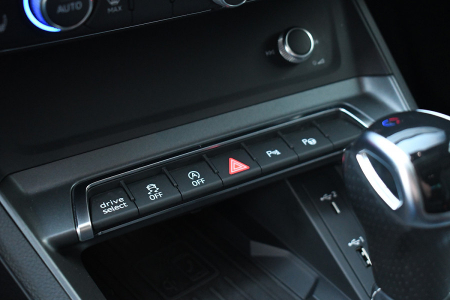 Audi Q3 45 TFSI quattro S-Line Pano Trekh ACC B&O 21inch m-LED Camera