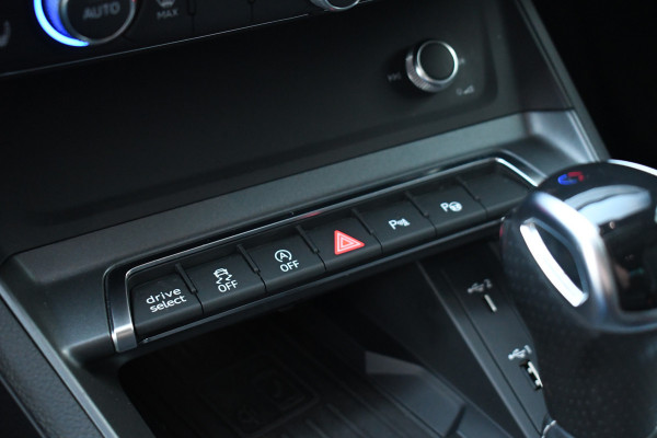 Audi Q3 45 TFSI quattro S-Line Pano Trekh ACC B&O 21inch m-LED Camera