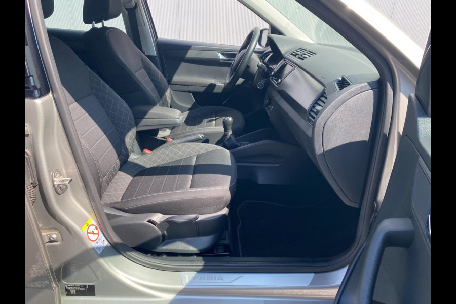 Škoda Fabia Combi 1.2 TSI Comfort | Parkpilot|Frontassist|Cruise|Clima|Stoelverw|Xenon|Navigatie|Keyless go|Dealer Onderhouden