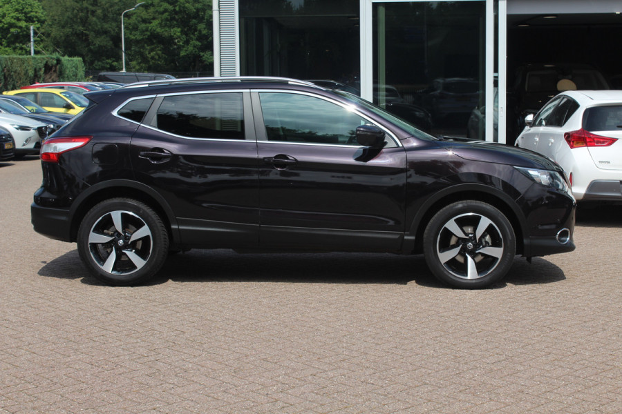 Nissan QASHQAI 1.2 N-Connecta / Trekhaak / Panoramadak / 360Camera / 18'' / Keyless / Navigatie / Getint glas / DAB / Cruise Control