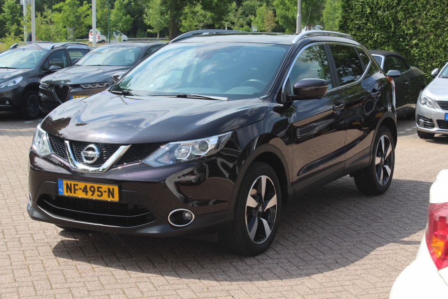Nissan QASHQAI 1.2 N-Connecta / Trekhaak / Panoramadak / 360Camera / 18'' / Keyless / Navigatie / Getint glas / DAB / Cruise Control