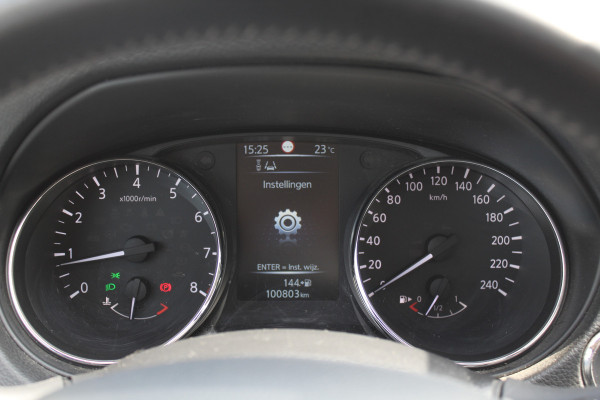 Nissan QASHQAI 1.2 N-Connecta / Trekhaak / Panoramadak / 360Camera / 18'' / Keyless / Navigatie / Getint glas / DAB / Cruise Control