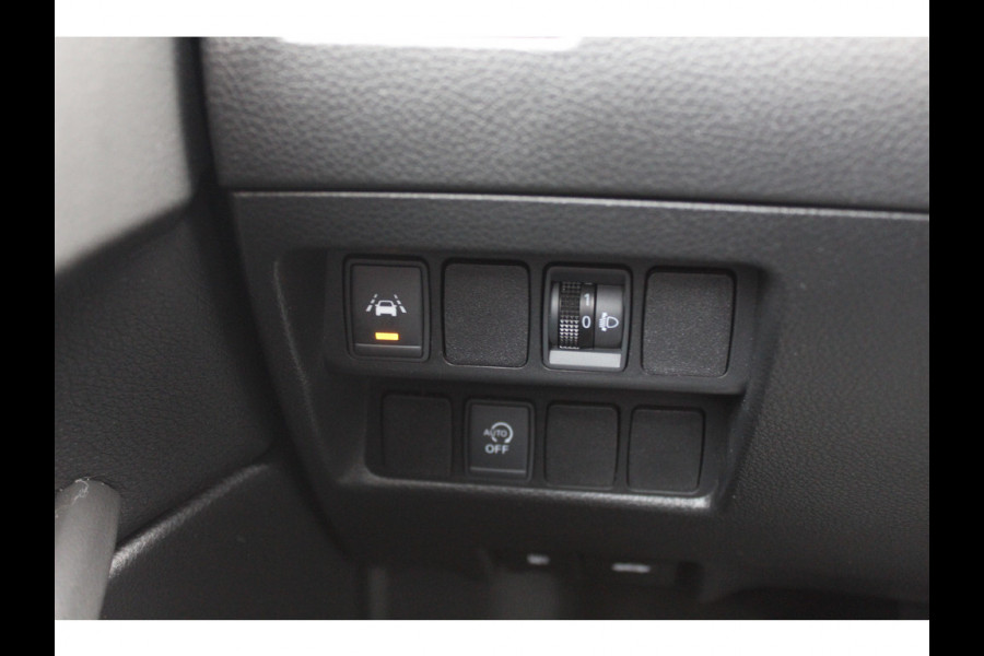 Nissan QASHQAI 1.2 N-Connecta / Trekhaak / Panoramadak / 360Camera / 18'' / Keyless / Navigatie / Getint glas / DAB / Cruise Control