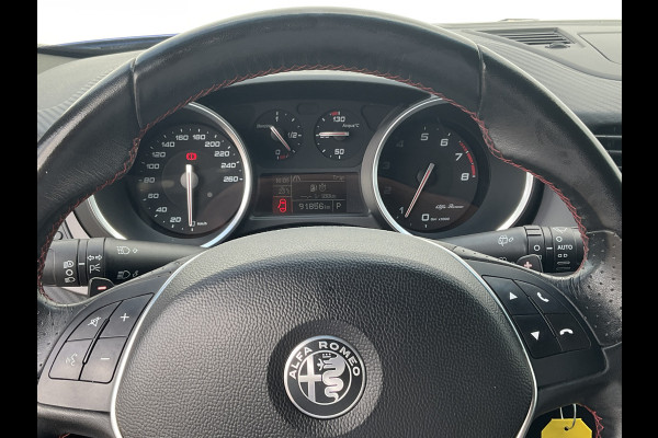 Alfa Romeo Giulietta 1.750 Turbo 241pk Veloce Automaat Carplay Sport-Stoelen Nav/Cruise Voll.Onderhouden!