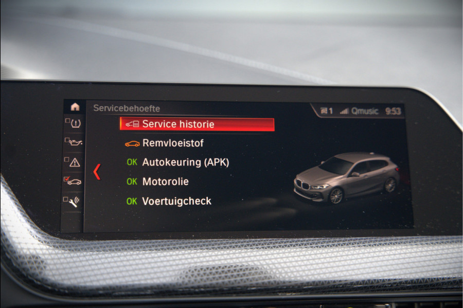 BMW 1-serie 118i High Executive Edition | Virtual Dash | Apple Carplay | Stoelverwarming | Leer | Led | Keyless | PDC | Shadow Line | Automaat | M Sport Stuur | Climate Control | Cruise Control |