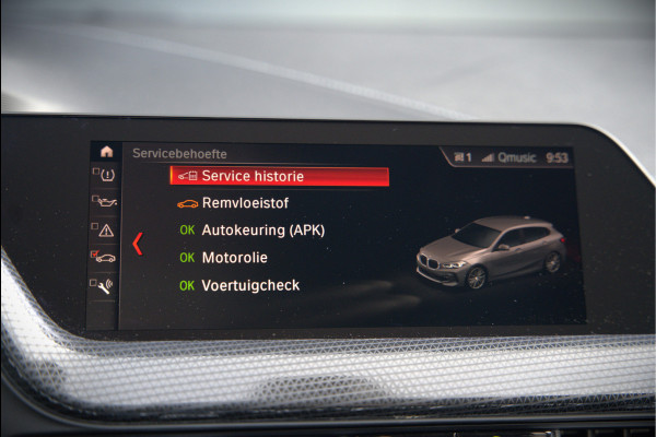 BMW 1-serie 118i High Executive Edition | Virtual Dash | Apple Carplay | Stoelverwarming | Leer | Led | Keyless | PDC | Shadow Line | Automaat | M Sport Stuur | Climate Control | Cruise Control |
