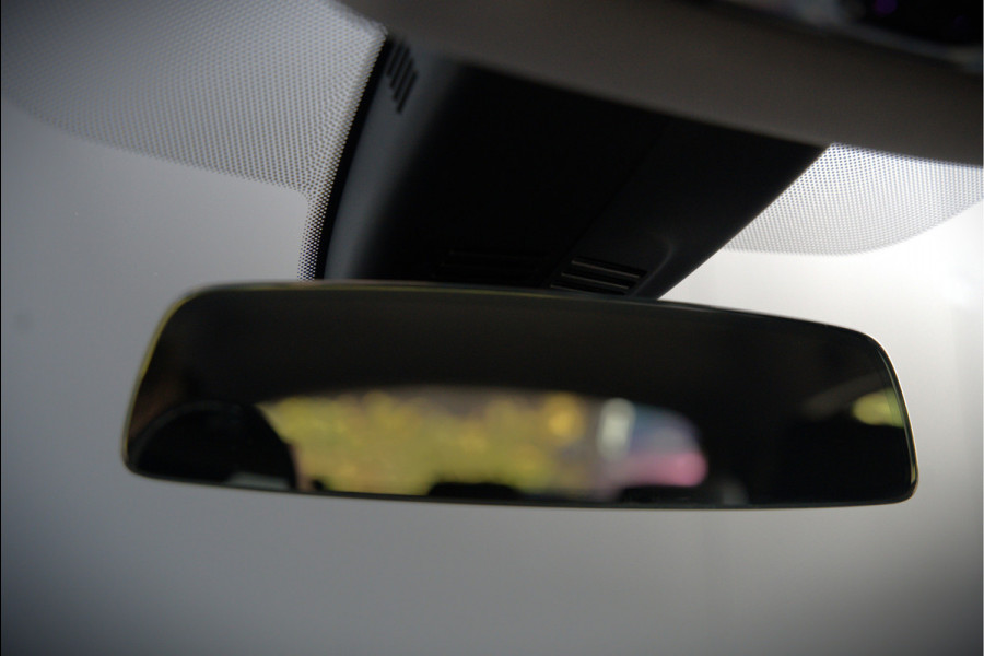 BMW 1-serie 118i High Executive Edition | Virtual Dash | Apple Carplay | Stoelverwarming | Leer | Led | Keyless | PDC | Shadow Line | Automaat | M Sport Stuur | Climate Control | Cruise Control |