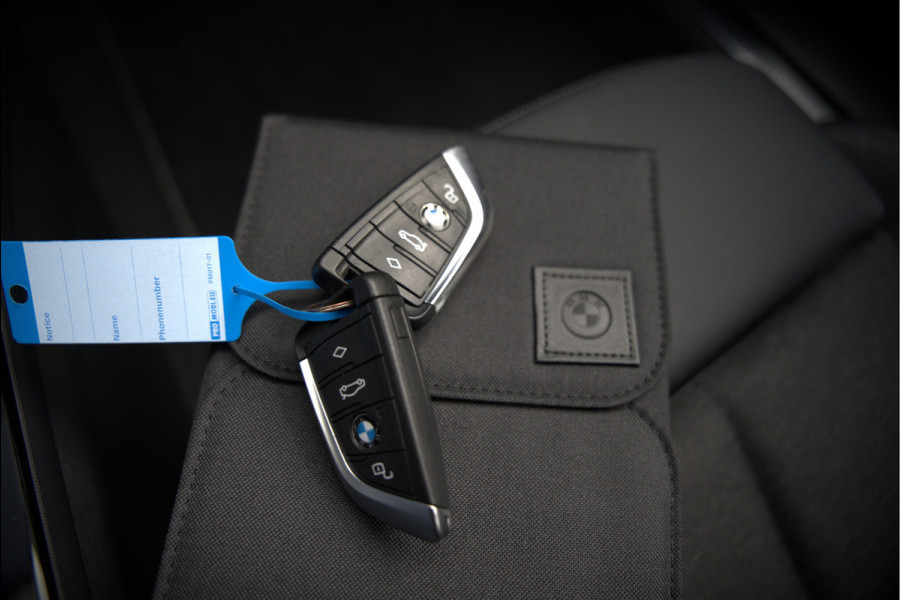 BMW 1-serie 118i High Executive Edition | Virtual Dash | Apple Carplay | Stoelverwarming | Leer | Led | Keyless | PDC | Shadow Line | Automaat | M Sport Stuur | Climate Control | Cruise Control |
