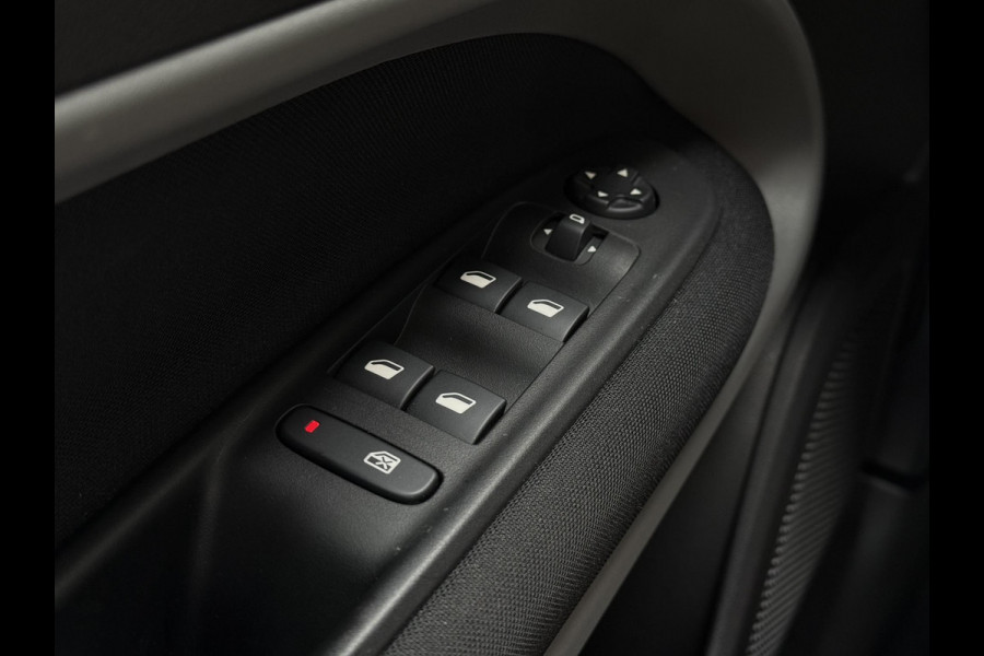 Jeep Avenger Aut. Longitude 54kWh | Navi | Carplay | Stoelverwarming |