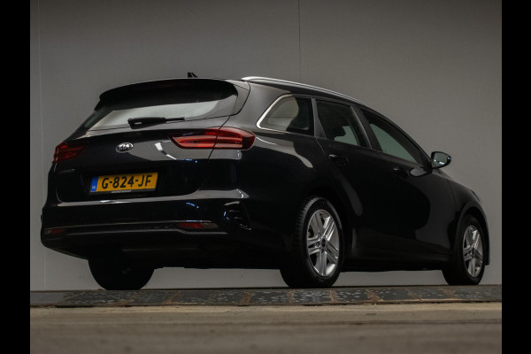 Kia Ceed Sportswagon 1.4 T-GDi DynamicLine Sport (APPLECARPLAY,NAVI,CAMERA,PDC,CLIMATE,CRUISE,LED,SPORTSTOELEN,LM VELGEN)