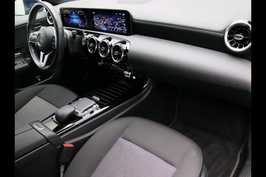 Mercedes-Benz CLA-Klasse 180 Aut. Business Sol. | LED |  Navi | Camera |