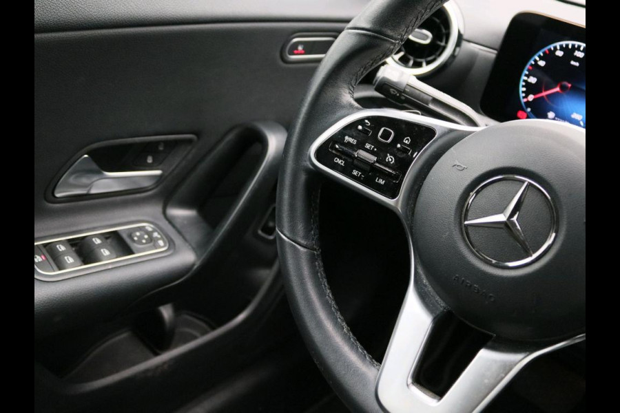 Mercedes-Benz CLA-Klasse 180 Aut. Business Sol. | LED |  Navi | Camera |