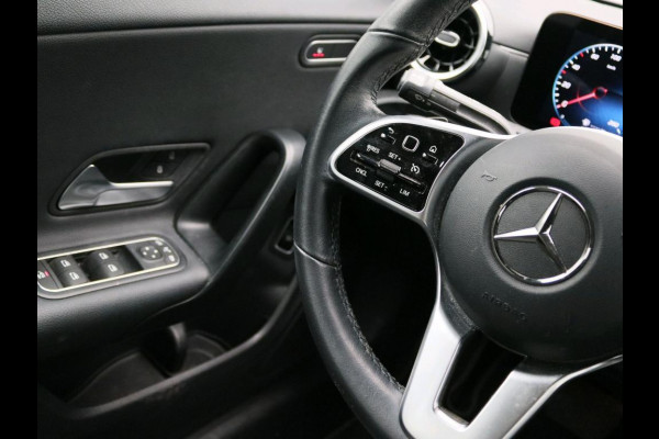 Mercedes-Benz CLA-Klasse 180 Aut. Business Sol. | LED |  Navi | Camera |