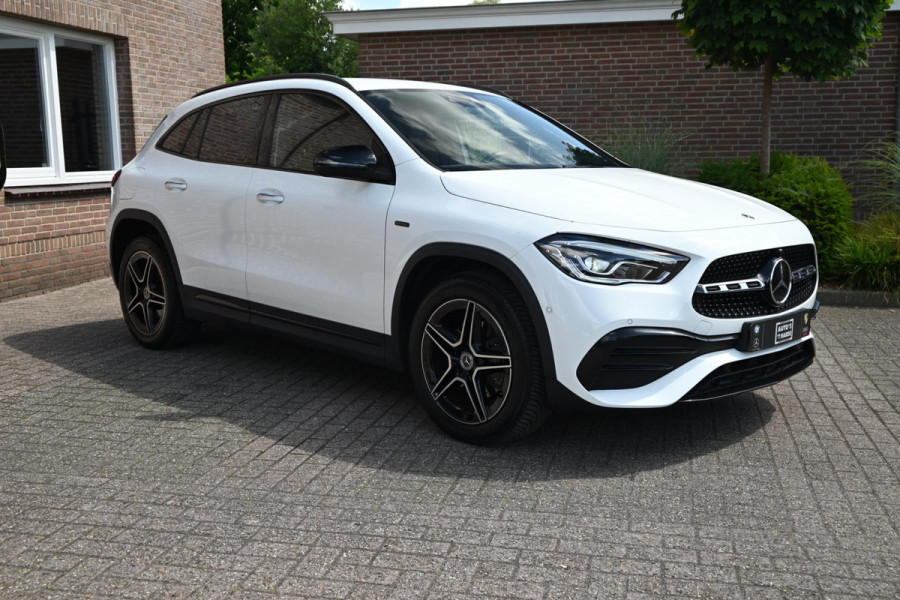 Mercedes-Benz GLA 250 e Business Solution AMG Limited Adaptive Keyless Camera Sfeerverlichting 19''