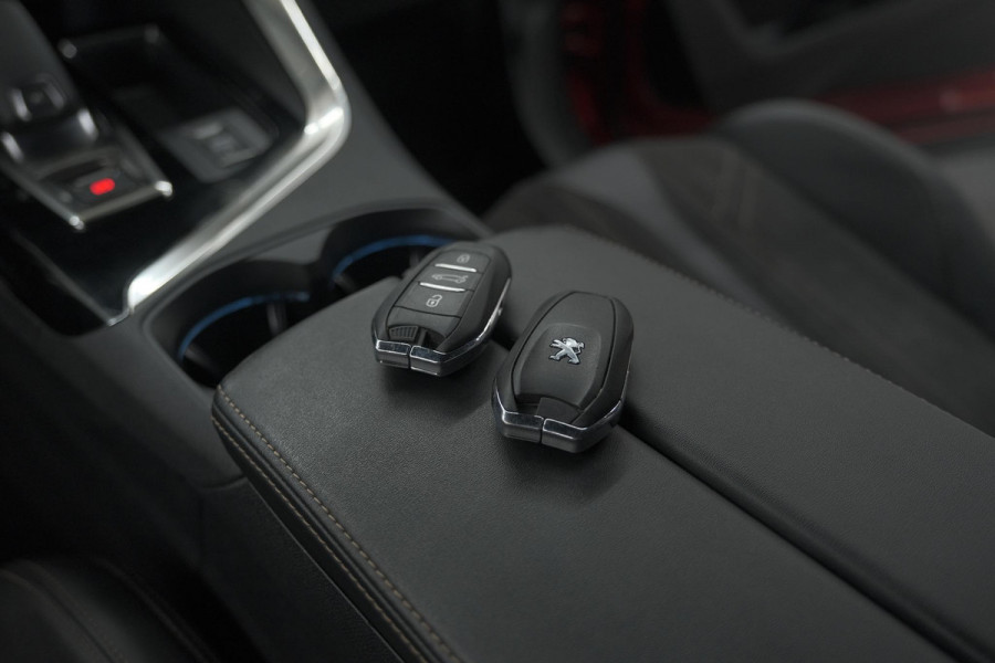 Peugeot 5008 PureTech 130 EAT8 GT | Elektrische Kofferklep | Camera | Adaptieve Cruise Control | Dodehoekdetectie