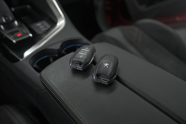 Peugeot 5008 PureTech 130 EAT8 GT | Elektrische Kofferklep | Camera | Adaptieve Cruise Control | Dodehoekdetectie