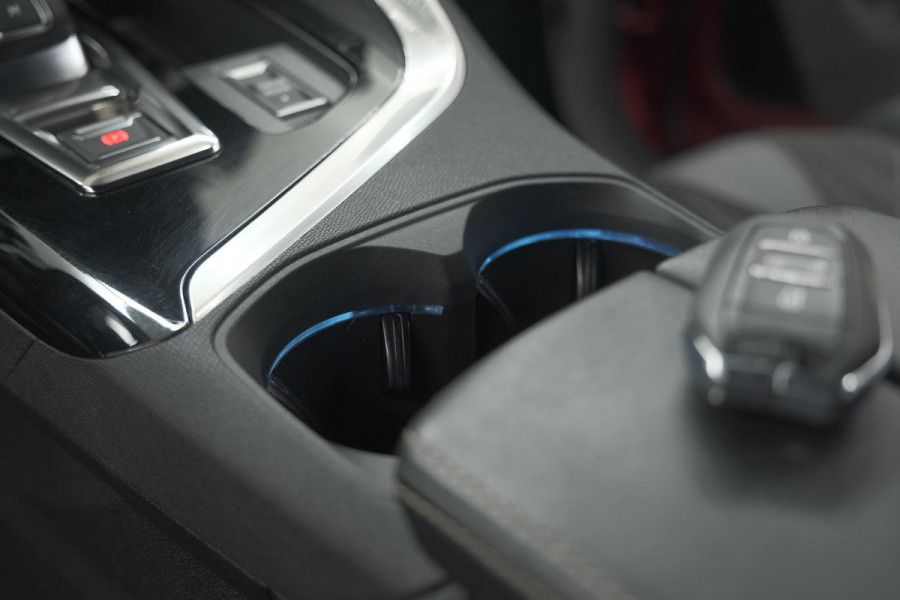 Peugeot 5008 PureTech 130 EAT8 GT | Elektrische Kofferklep | Camera | Adaptieve Cruise Control | Dodehoekdetectie