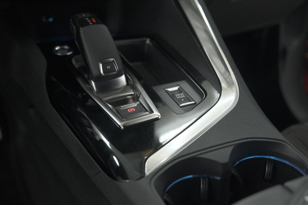 Peugeot 5008 PureTech 130 EAT8 GT | Elektrische Kofferklep | Camera | Adaptieve Cruise Control | Dodehoekdetectie