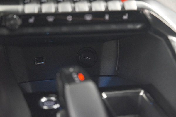 Peugeot 5008 PureTech 130 EAT8 GT | Elektrische Kofferklep | Camera | Adaptieve Cruise Control | Dodehoekdetectie