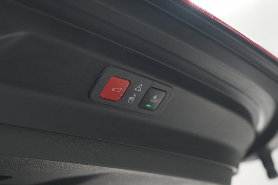 Peugeot 5008 PureTech 130 EAT8 GT | Elektrische Kofferklep | Camera | Adaptieve Cruise Control | Dodehoekdetectie