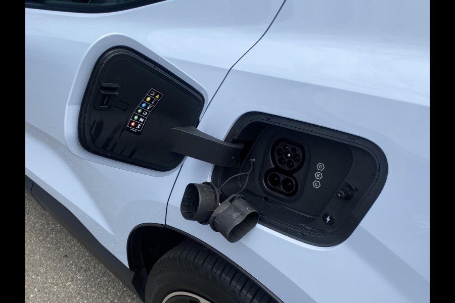 Volvo EX30 Single Motor Extended Range Plus 69 kWh ORIG. NL. NAP KM. | CAMERA | STOEL + STUURVERWARMING