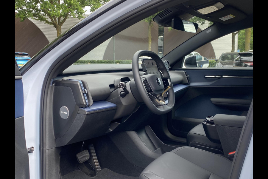 Volvo EX30 Single Motor Extended Range Plus 69 kWh ORIG. NL. NAP KM. | CAMERA | STOEL + STUURVERWARMING