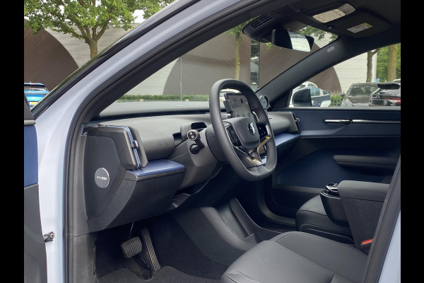Volvo EX30 Single Motor Extended Range Plus 69 kWh ORIG. NL. NAP KM. | CAMERA | STOEL + STUURVERWARMING