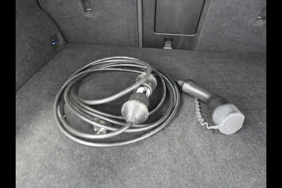 Volvo XC40 1.5 T4 Recharge R-Design NAVI/TREKHAAK/CAMERA/LED/18"LMV!