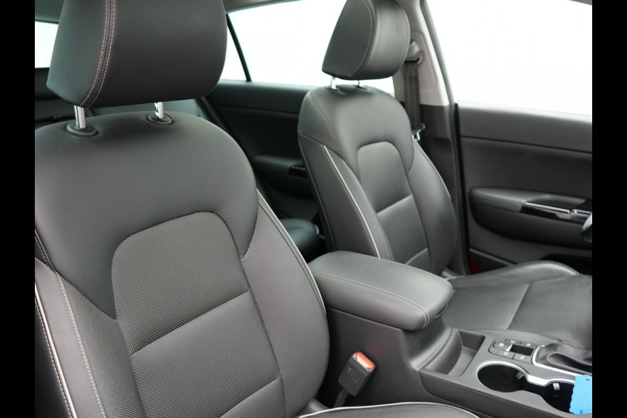 Kia Sportage 1.6 T-GDI Black Edition | Panodak | Elektrische Lederen Sportstoelen | JBL Audio | Carplay | Navigatie | Camera | Stuur/Stoel Verwarming |