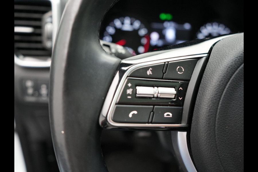 Kia Sportage 1.6 T-GDI Black Edition | Panodak | Elektrische Lederen Sportstoelen | JBL Audio | Carplay | Navigatie | Camera | Stuur/Stoel Verwarming |