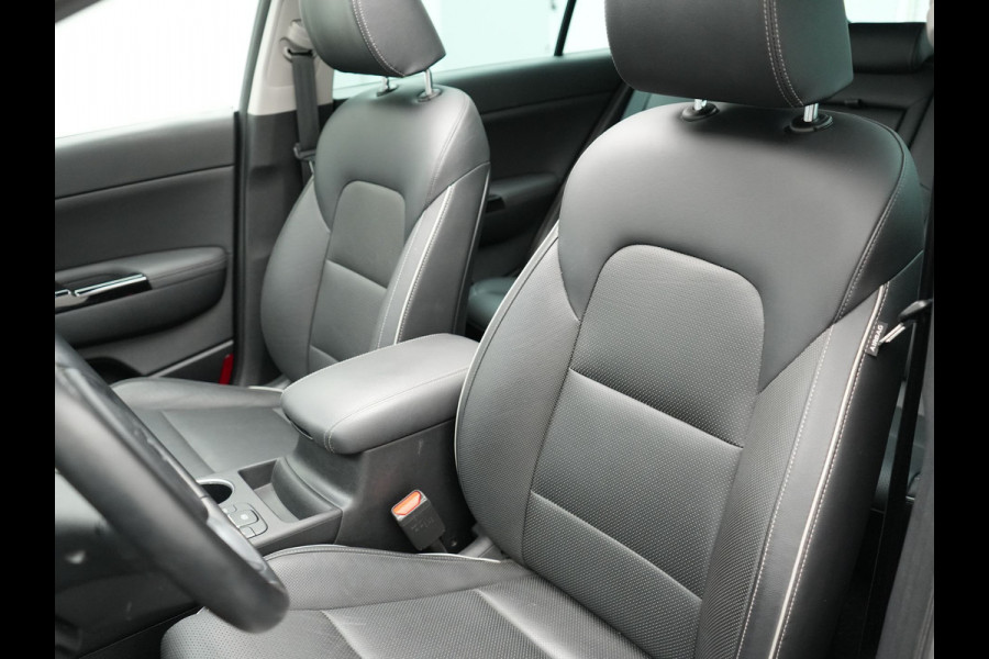 Kia Sportage 1.6 T-GDI Black Edition | Panodak | Elektrische Lederen Sportstoelen | JBL Audio | Carplay | Navigatie | Camera | Stuur/Stoel Verwarming |