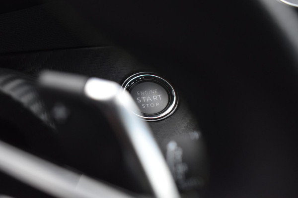 Peugeot 2008 1.2 PureTech130PK Aut. GT | LED | Navi | Camera
