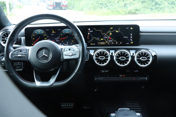 Mercedes-Benz CLA-Klasse 180 AMG | PANO - SFEER - VOLL!