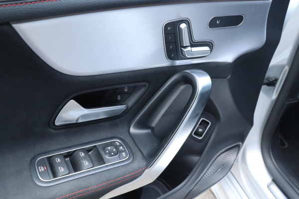Mercedes-Benz CLA-Klasse 180 AMG | PANO - SFEER - VOLL!